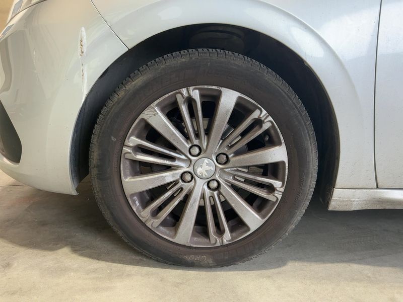 Peugeot 208 1.2 PureTech Allure 2016 – снимка 3