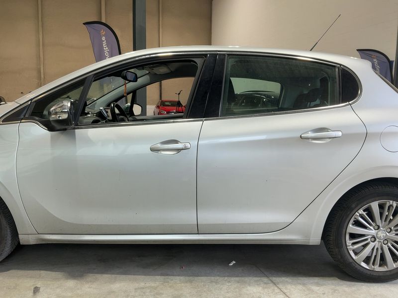 Peugeot 208 1.2 PureTech Allure 2016 – снимка 4