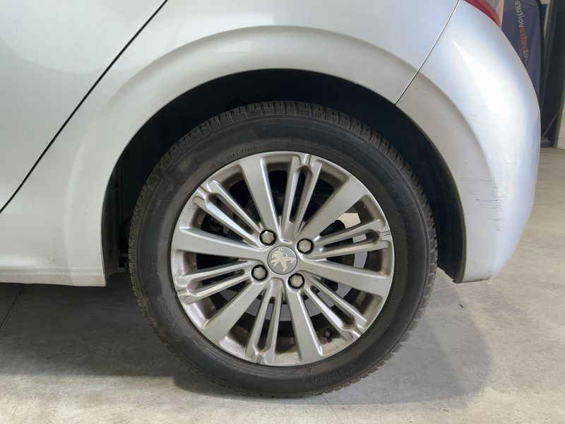 Peugeot 208 1.2 PureTech Allure 2016 – снимка 5