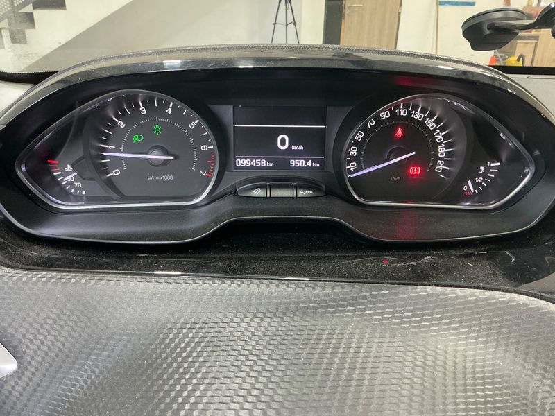 Peugeot 208 1.2 PureTech Allure 2016 – снимка 18
