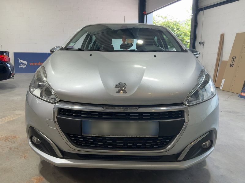 Peugeot 208 1.2 PureTech Allure 2016 – снимка 14