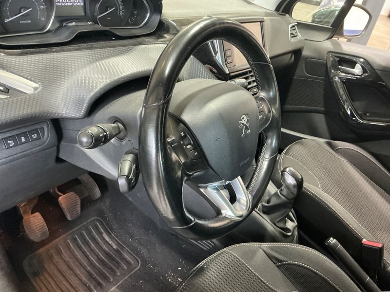 Peugeot 208 1.2 PureTech Allure 2016 – снимка 25