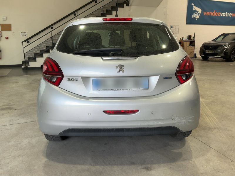 Peugeot 208 1.2 PureTech Allure 2016 – снимка 7