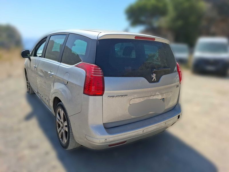 Peugeot 5008 1.6 HDi Family 2011 – снимка 3