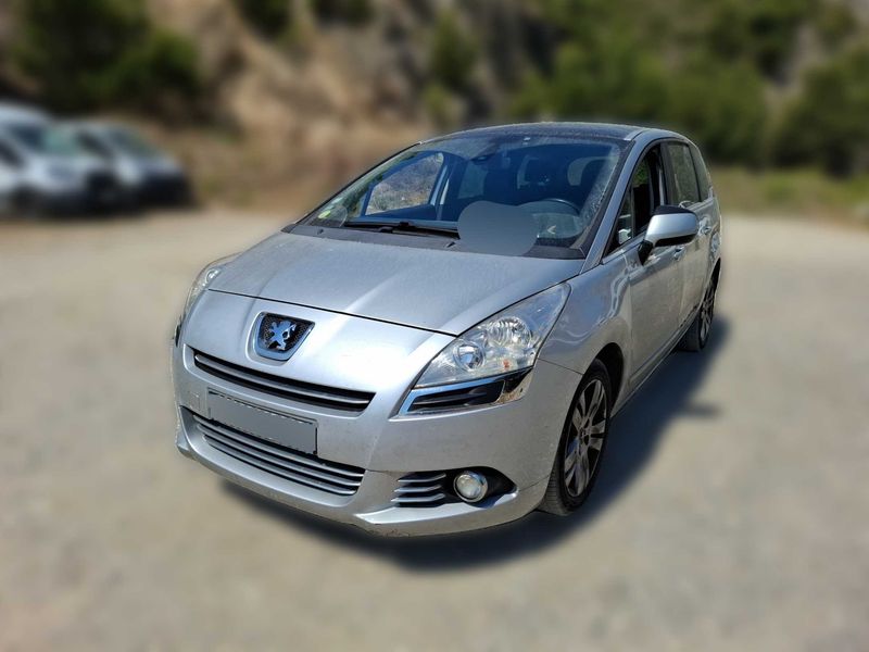 Peugeot 5008 1.6 HDi Family 2011 – снимка 2