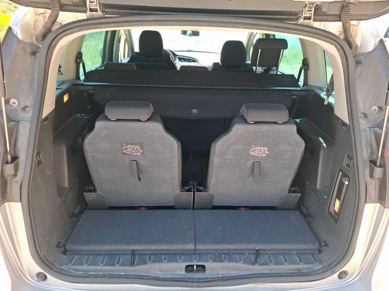 Peugeot 5008 1.6 HDi Family 2011 – снимка 9
