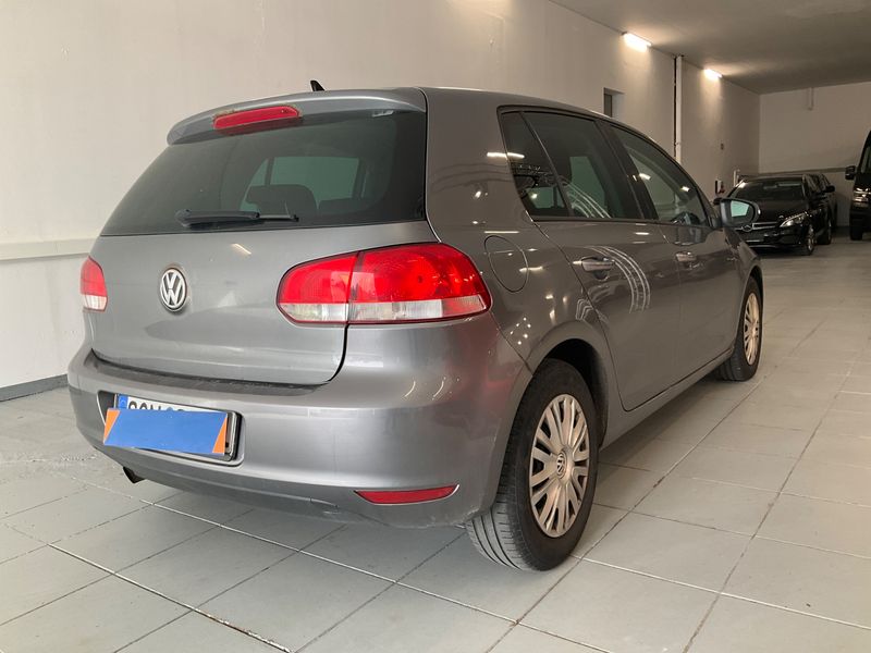 Volkswagen Golf VI 1.6 TDI Trendline 2010 – снимка 2