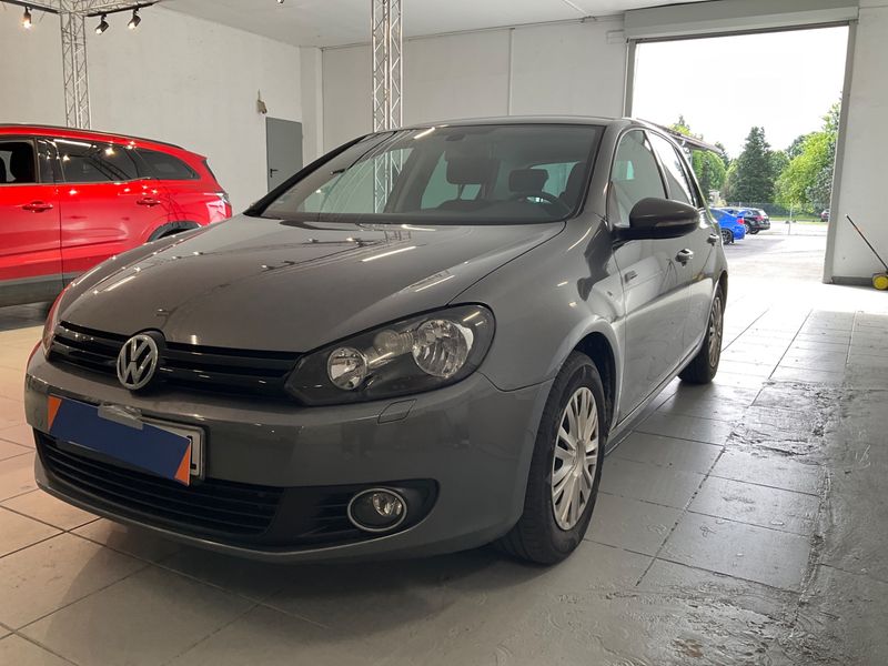 Volkswagen Golf VI 1.6 TDI Trendline 2010 – снимка 1