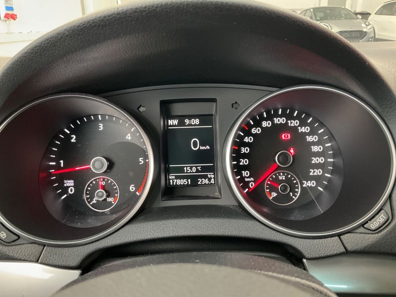 Volkswagen Golf VI 1.6 TDI Trendline 2010 – снимка 4