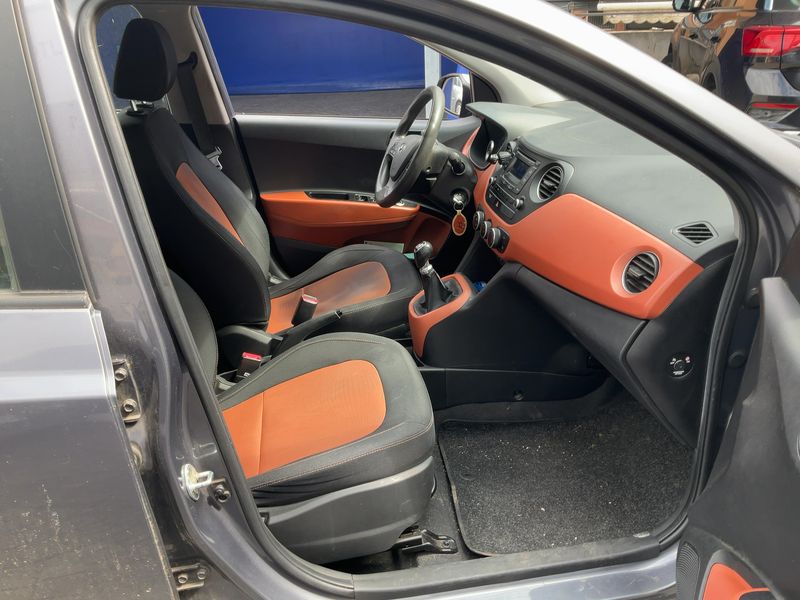 Hyundai i10 1.0 Login 2016 – снимка 16