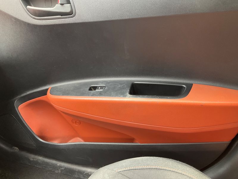 Hyundai i10 1.0 Login 2016 – снимка 29