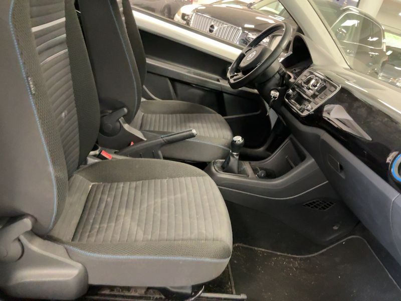 Volkswagen up! 1.0 Cup up! 2014 – снимка 16