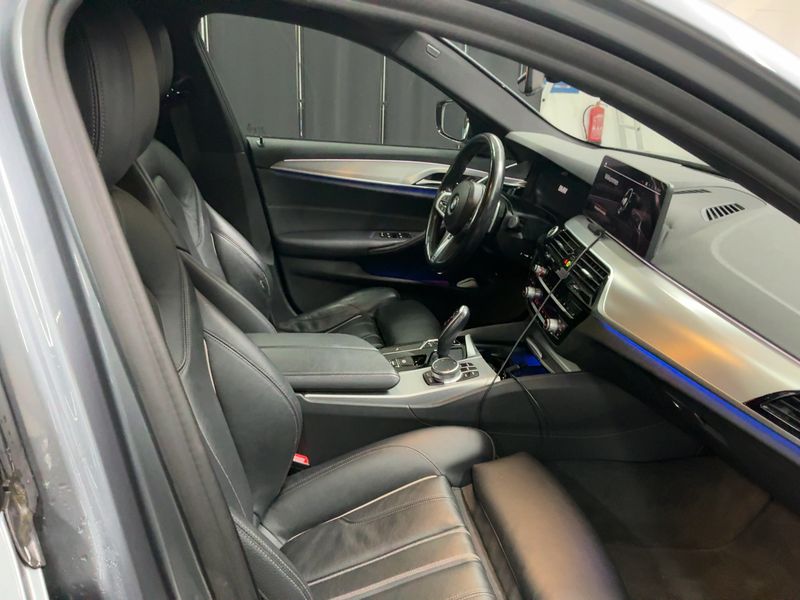 BMW 5er 530d Mild-Hybrid xDrive M Sport 2020 – снимка 17