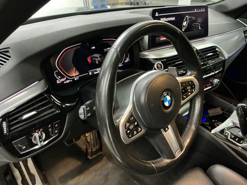 BMW 5er 530d Mild-Hybrid xDrive M Sport 2020 – снимка 26