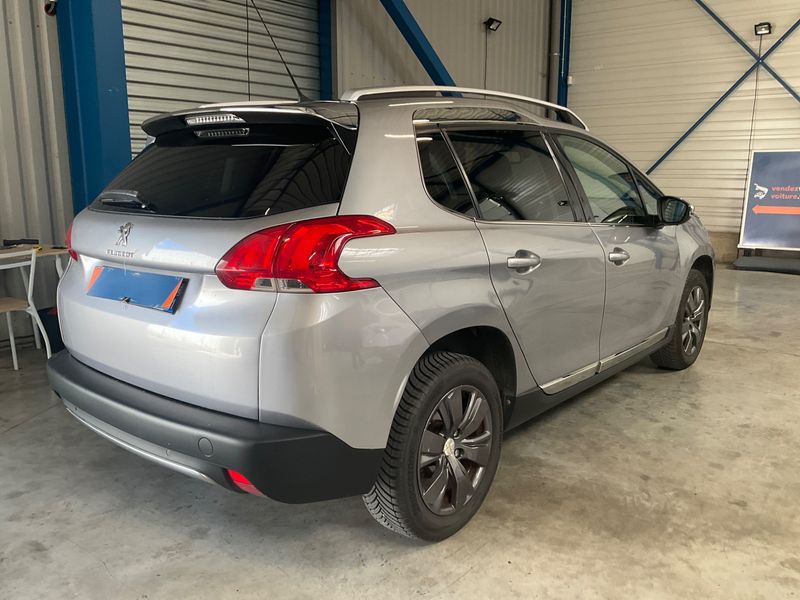Peugeot 2008 1.2 VTi Allure 2015 – снимка 2