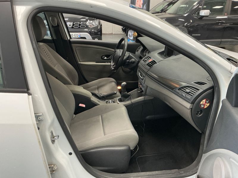 Renault Megane 1.5 dCi Expression Pro 2010 – снимка 3