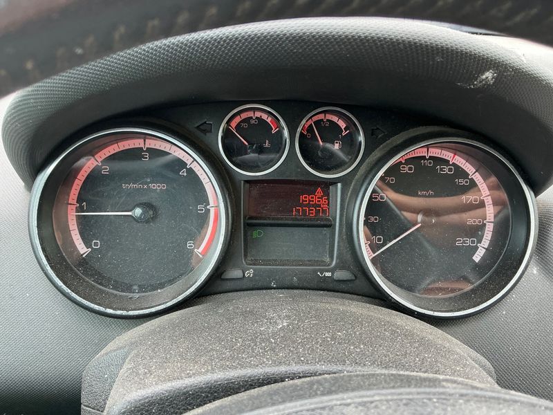 Peugeot 308 1.6 HDi Confort Pack 2010 – снимка 4