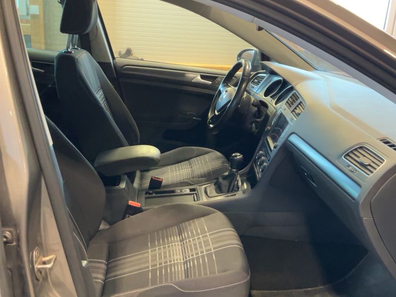 Volkswagen Golf VII 2.0 TDI Lounge 4Motion BlueMotion Tech 2015 – снимка 17