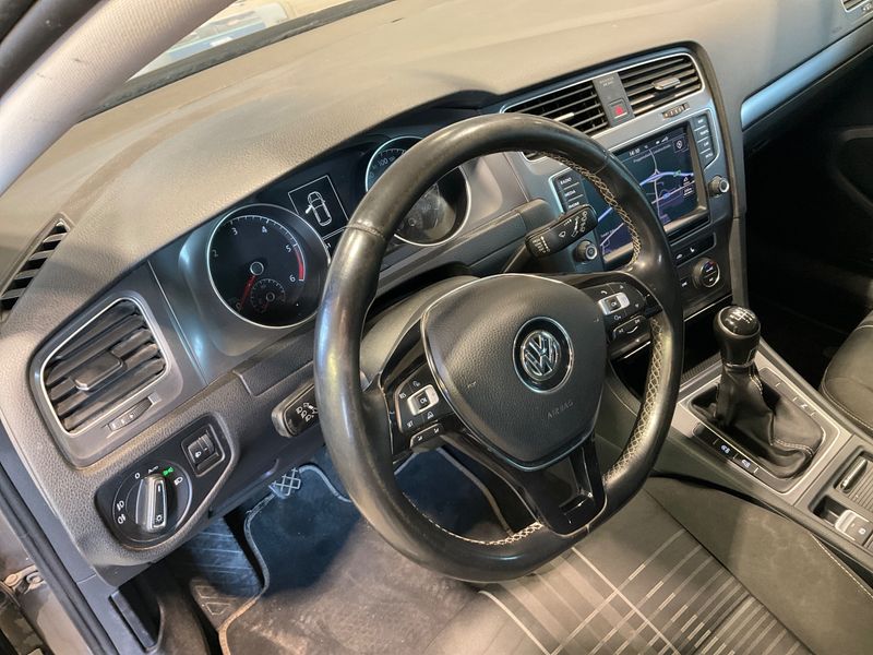 Volkswagen Golf VII 2.0 TDI Lounge 4Motion BlueMotion Tech 2015 – снимка 42
