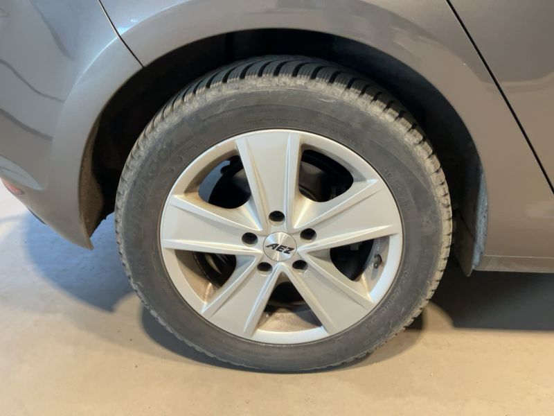 Volkswagen Golf VII 2.0 TDI Lounge 4Motion BlueMotion Tech 2015 – снимка 9