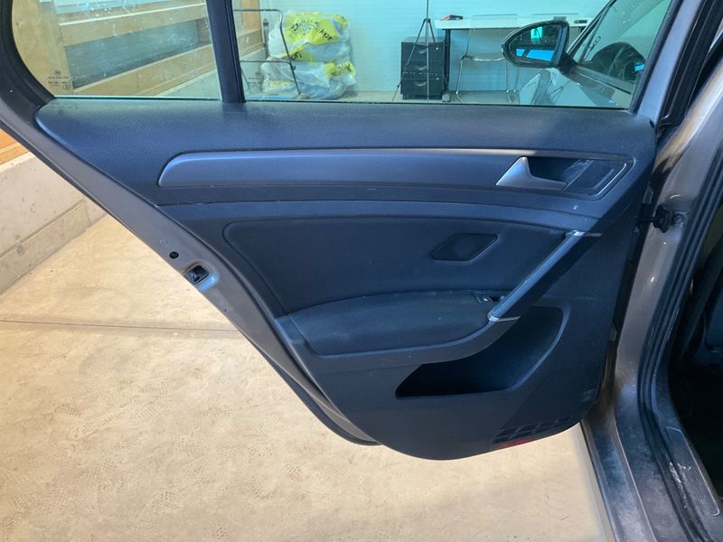 Volkswagen Golf VII 2.0 TDI Lounge 4Motion BlueMotion Tech 2015 – снимка 39