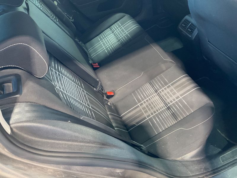 Volkswagen Golf VII 2.0 TDI Lounge 4Motion BlueMotion Tech 2015 – снимка 38