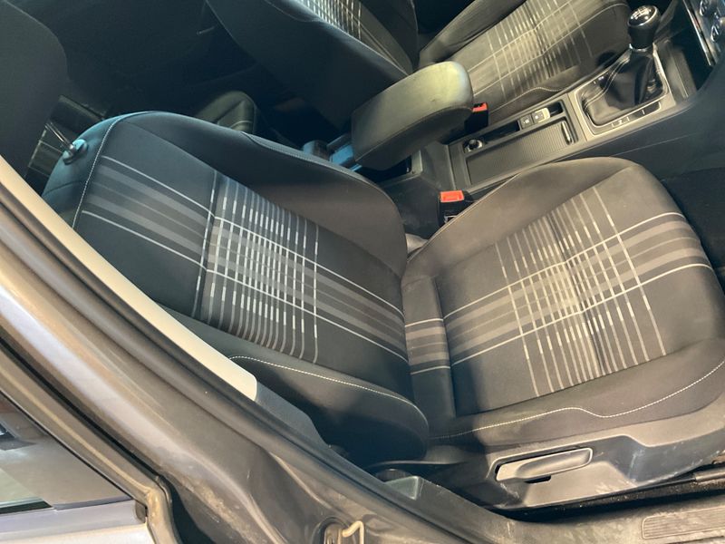 Volkswagen Golf VII 2.0 TDI Lounge 4Motion BlueMotion Tech 2015 – снимка 35
