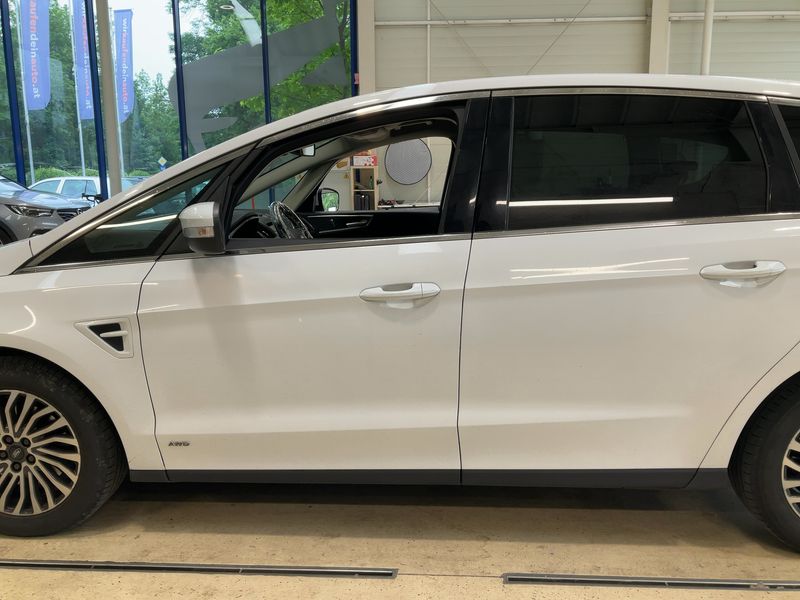 Ford S-Max 2.0 TDCi EcoBlue Titanium AWD 2019 – снимка 4