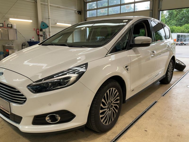 Ford S-Max 2.0 TDCi EcoBlue Titanium AWD 2019 – снимка 1