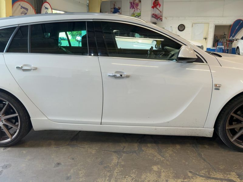 Opel Insignia Sports Tourer 1.6 SIDI Turbo Innovation 2015 – снимка 10