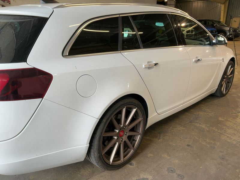 Opel Insignia Sports Tourer 1.6 SIDI Turbo Innovation 2015 – снимка 8
