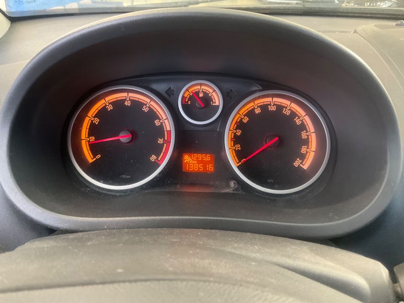 Opel Corsa 1.2 Edition 2011 – снимка 4