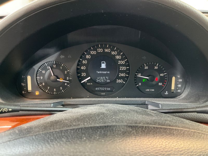 Mercedes-Benz E-Klasse E 220 CDI T Classic 2008 – снимка 4