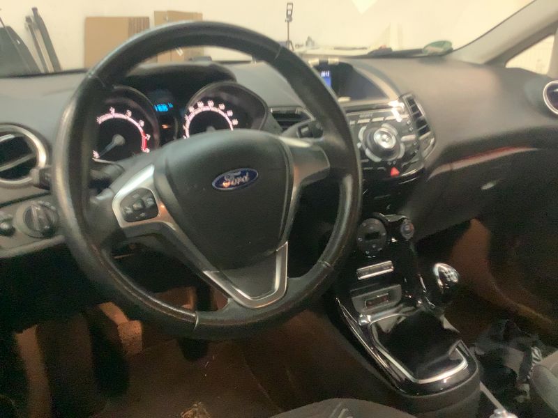 Ford Fiesta 1.0 EcoBoost Titanium 2015 – снимка 17