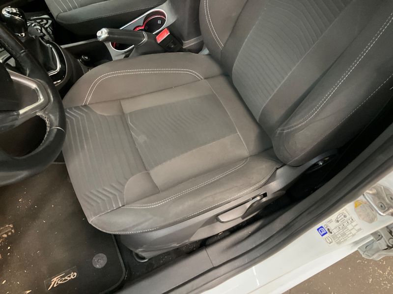 Ford Fiesta 1.0 EcoBoost Titanium 2015 – снимка 22