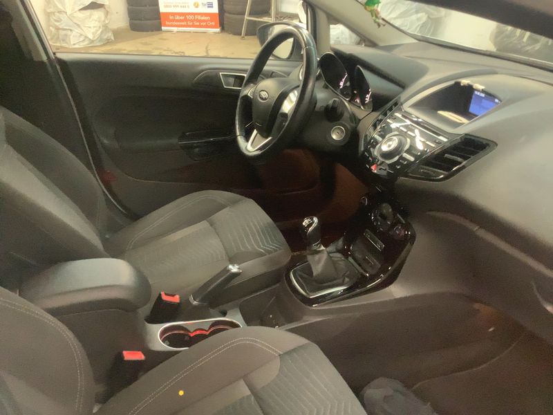 Ford Fiesta 1.0 EcoBoost Titanium 2015 – снимка 16