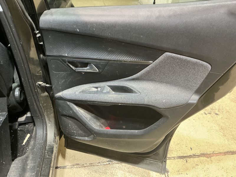 Peugeot 3008 1.5 Blue-HDi Active Business 2020 – снимка 30
