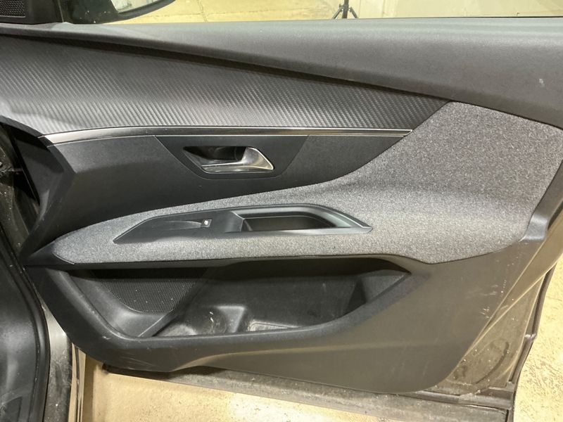 Peugeot 3008 1.5 Blue-HDi Active Business 2020 – снимка 29