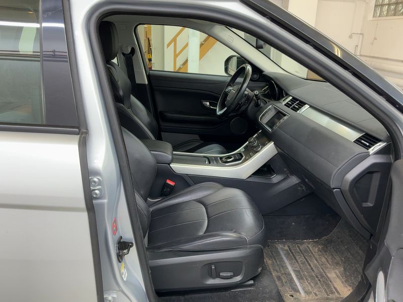 Land Rover Evoque 2.0 Turbo SE 2019 – снимка 17