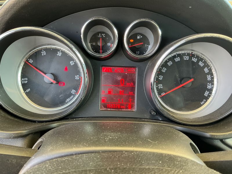 Opel Insignia 2.0 CDTI Selective 2013 – снимка 18