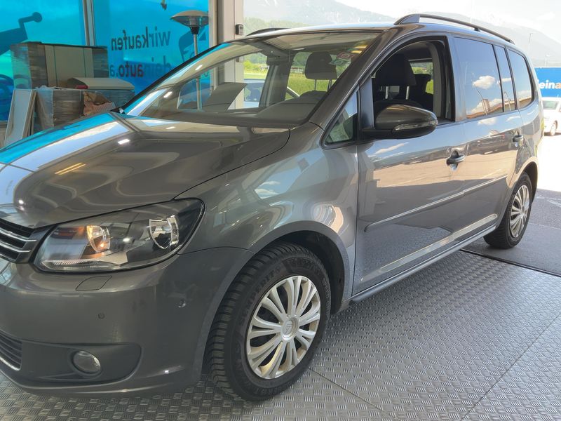 Volkswagen Touran 1.6 TDI Comfortline BlueMotion Tech 2011 – снимка 2