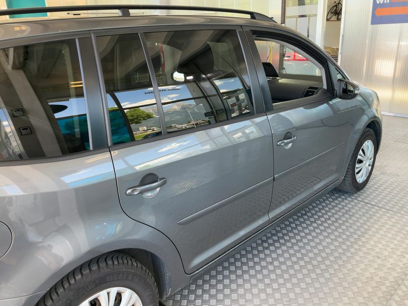 Volkswagen Touran 1.6 TDI Comfortline BlueMotion Tech 2011 – снимка 10