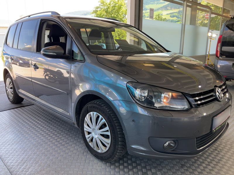 Volkswagen Touran 1.6 TDI Comfortline BlueMotion Tech 2011 – снимка 12