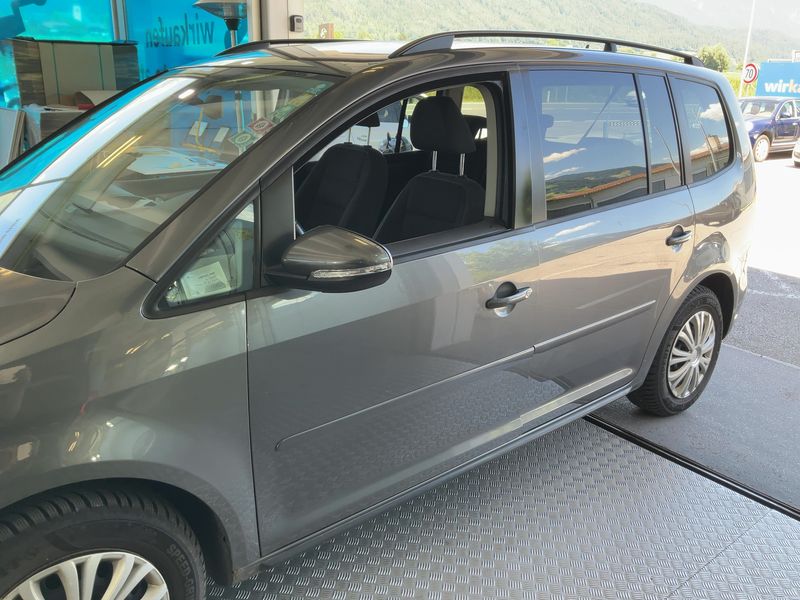 Volkswagen Touran 1.6 TDI Comfortline BlueMotion Tech 2011 – снимка 4