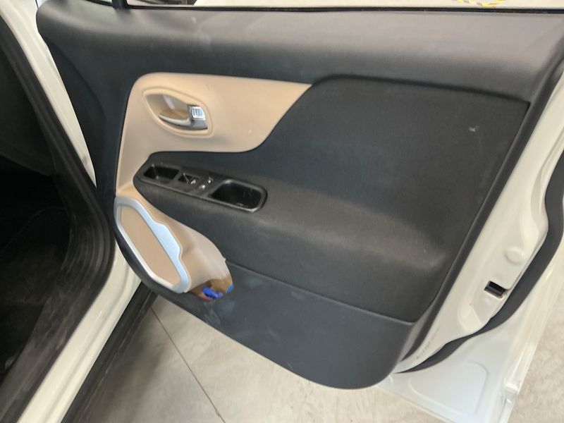 Jeep Renegade 1.6 M-Jet Longitude FWD 2015 – снимка 24