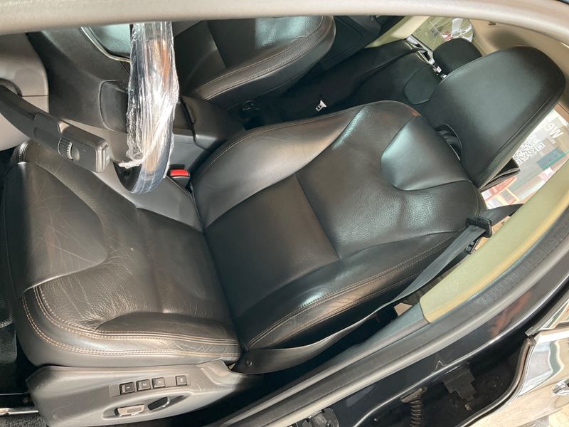 Volvo XC60 2.4 D4 Edition PRO AWD 2013 – снимка 38