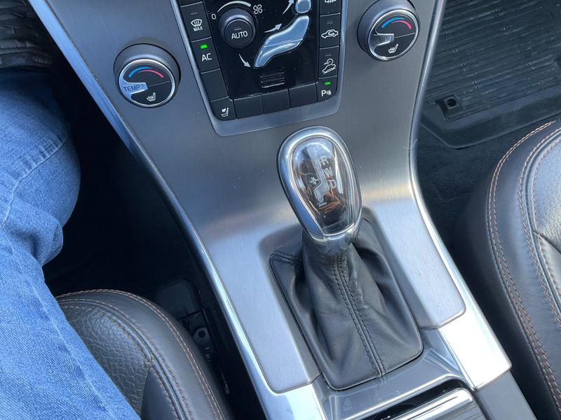 Volvo XC60 2.4 D4 Edition PRO AWD 2013 – снимка 34
