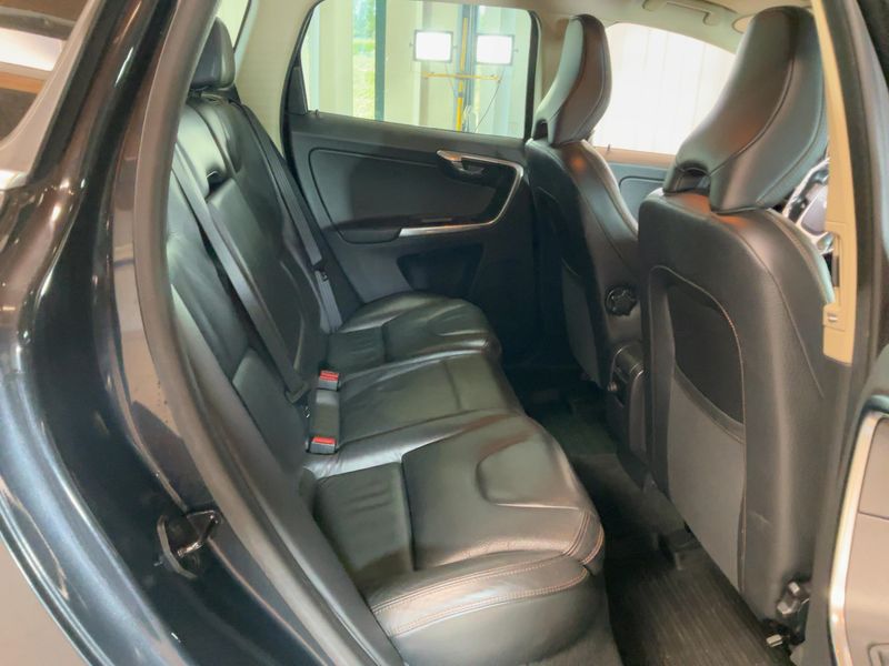 Volvo XC60 2.4 D4 Edition PRO AWD 2013 – снимка 20