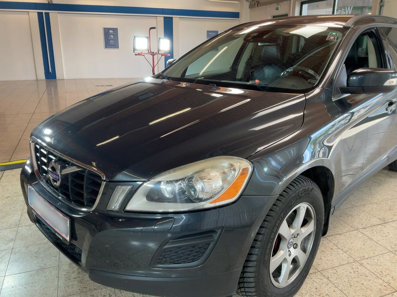 Volvo XC60 2.4 D4 Edition PRO AWD 2013 – снимка 2
