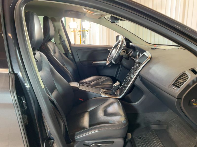 Volvo XC60 2.4 D4 Edition PRO AWD 2013 – снимка 17